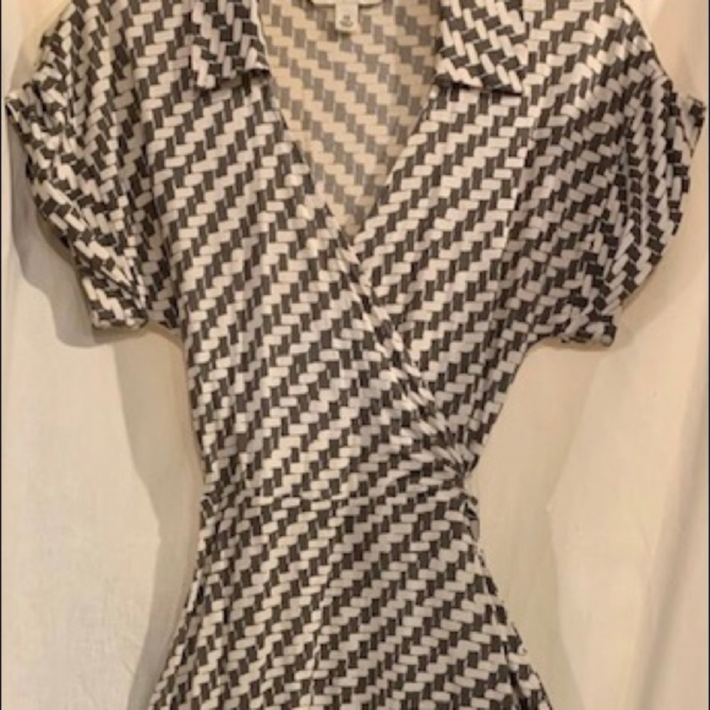 Banana Republic Lock Print Wrap Dress XS